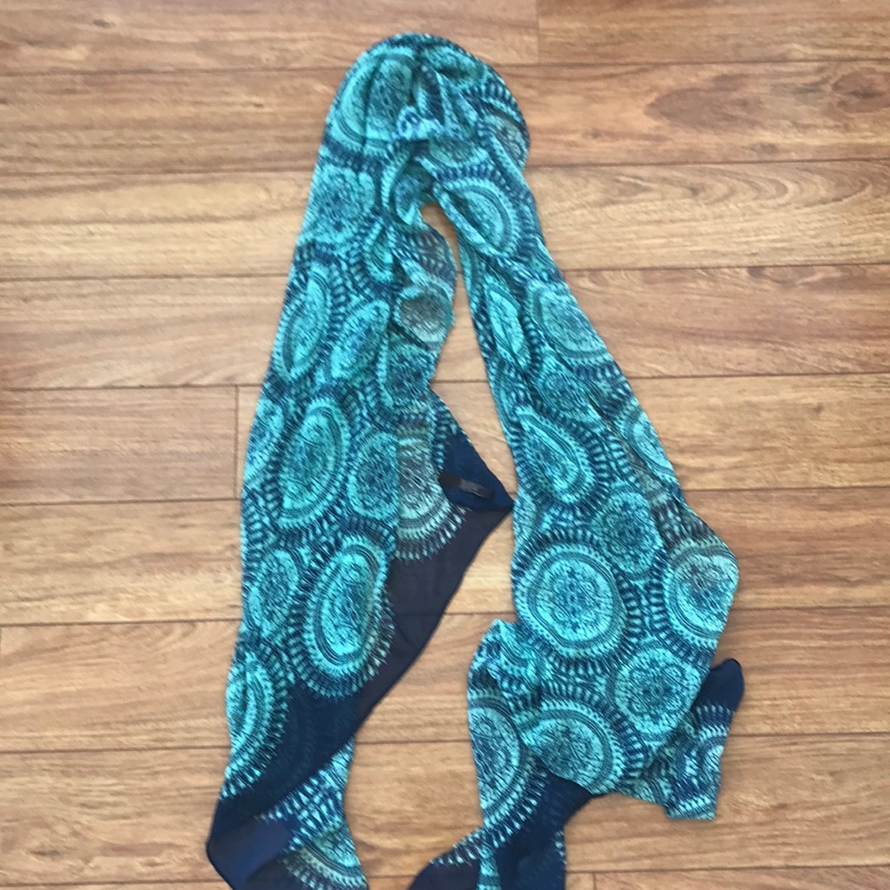 Women’s scarf